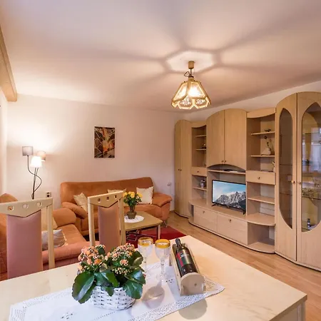 Haus Laimbauer شقة بوخن